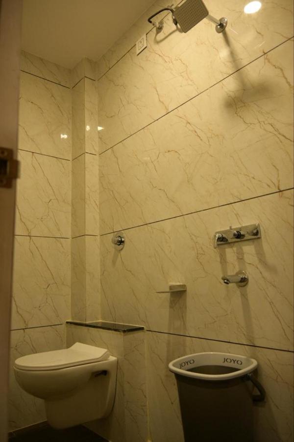 Hotel Anand Ujjain Exteriör bild
