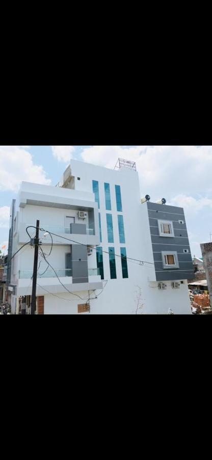 Hotel Anand Ujjain Exteriör bild