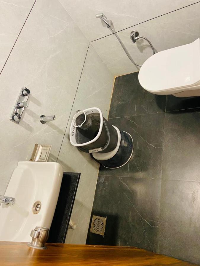 Hotel Anand Ujjain Exteriör bild